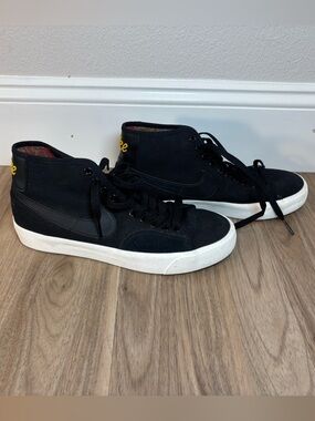 Nike Black Blazer Court Mid Premium SB